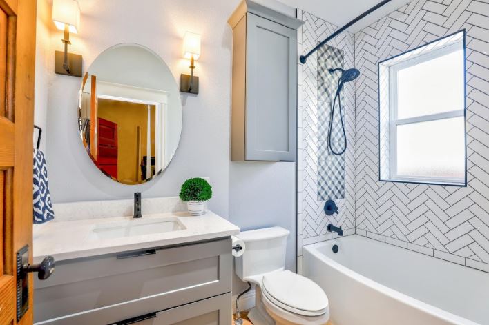5 ways to modernize your bathroom - 1 Day Bath of Texas